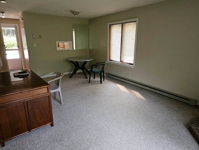 Building Photo - 11 Birch Bend Dr