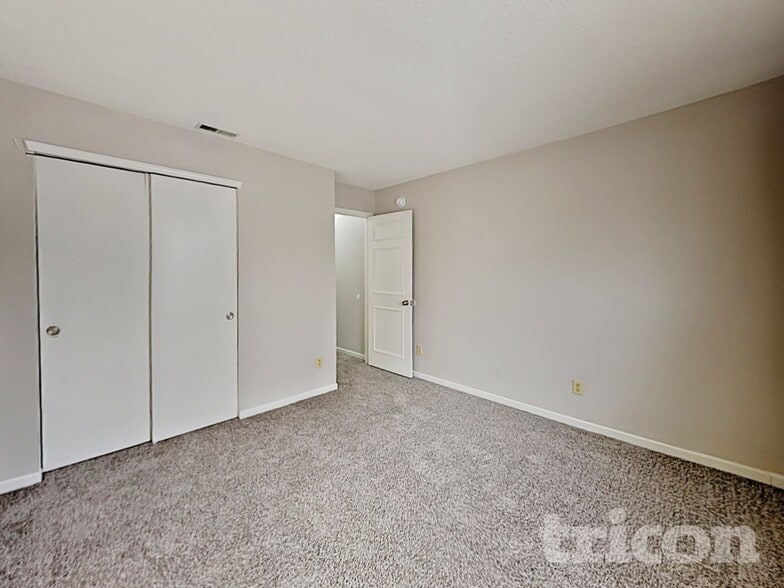 Building Photo - 1909 Blue Pine Ln