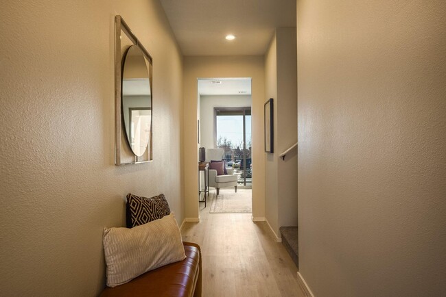 Building Photo - New Townhome in the Far NE Heights