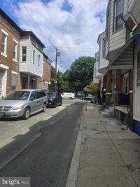 Building Photo - 556 N Wanamaker St