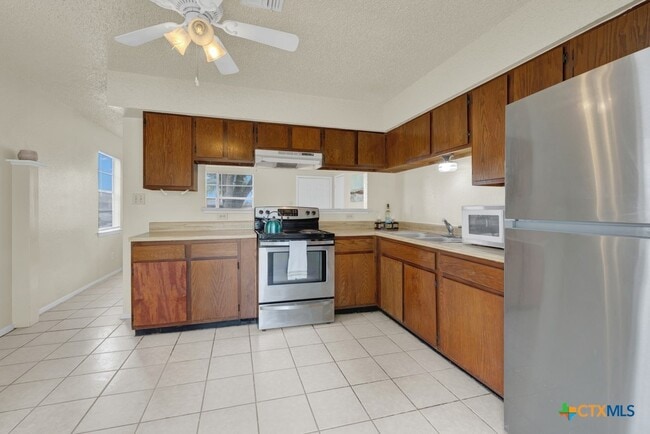 Building Photo - 807 Sturgeon Dr