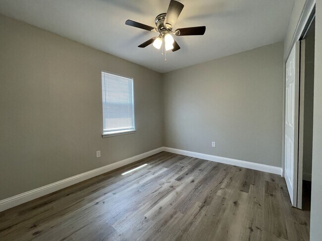Building Photo - Modern Comfort Awaits: Your Dream 3-Bedroo...