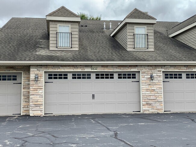 Building Photo - 964 Buckingham Ln