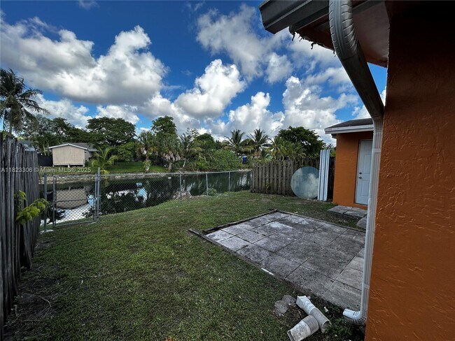 Building Photo - 701 SW 79th Terrace