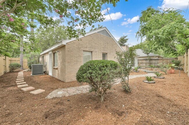 Building Photo - 12326 Rocky Knoll Dr