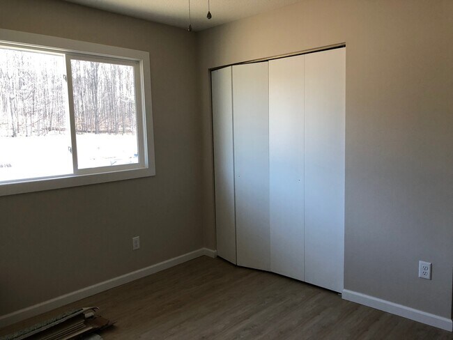 Building Photo - 3359 Mahoney Dr