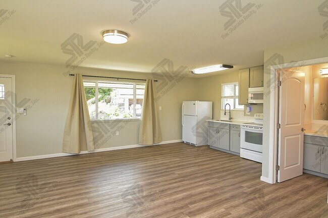 Building Photo - 1093