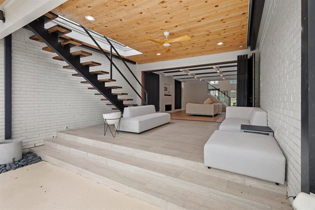 Building Photo - 7621 Cedar Elm Dr