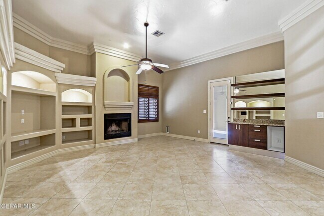 Building Photo - 724 Scott Ln