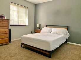 Building Photo - 202 Shaker Heights Ln