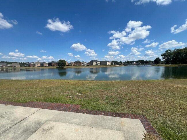 Building Photo - 2105 Harborview Dr