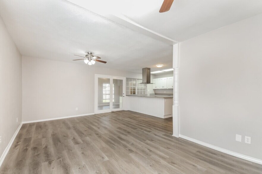 Building Photo - 8806 Linda Vista Dr