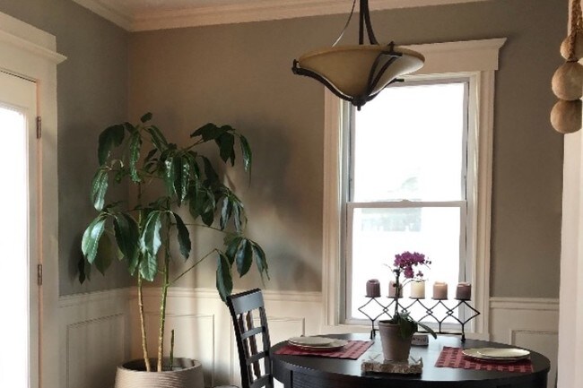 Building Photo - 671 Wordsworth St