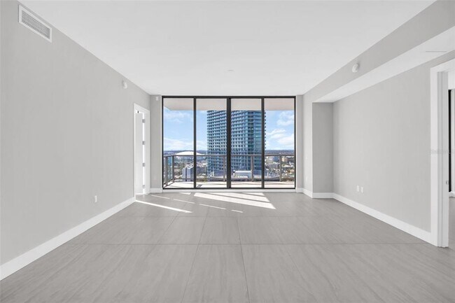 Building Photo - 275 1st Ave S