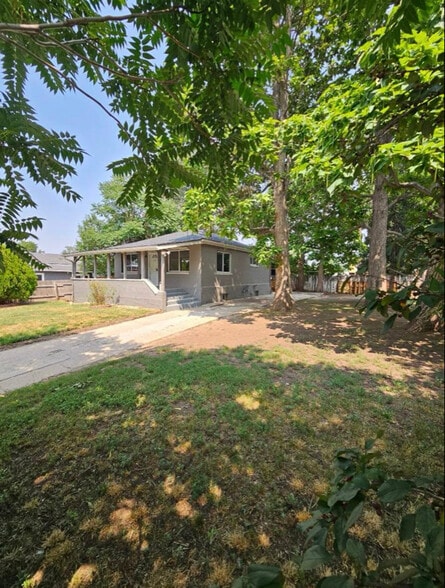 Building Photo - 668 S Lowell Blvd