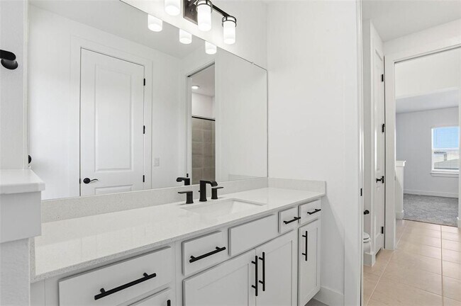 Building Photo - 6962 Jared Oaks Dr