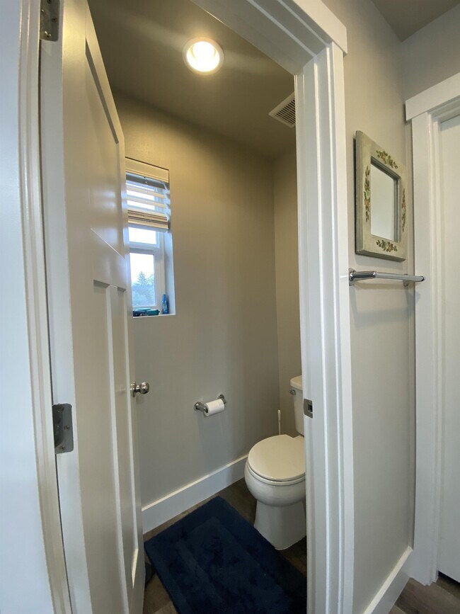 Building Photo - 7744 20th Ln SE