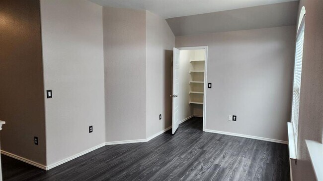 Building Photo - 256 Pebble Creek Ln