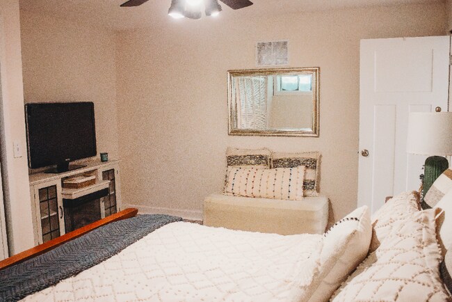 Building Photo - 9237 Shorter Lake Rd