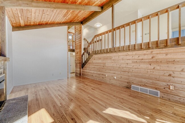 Building Photo - Incredible Shanahan Ridge Home with Flatiron Views