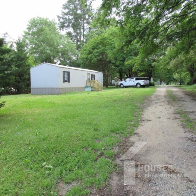 Building Photo - 1395 New Cut Rd