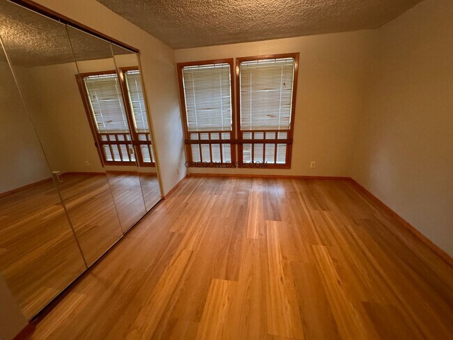 Building Photo - 2930 Tulip St