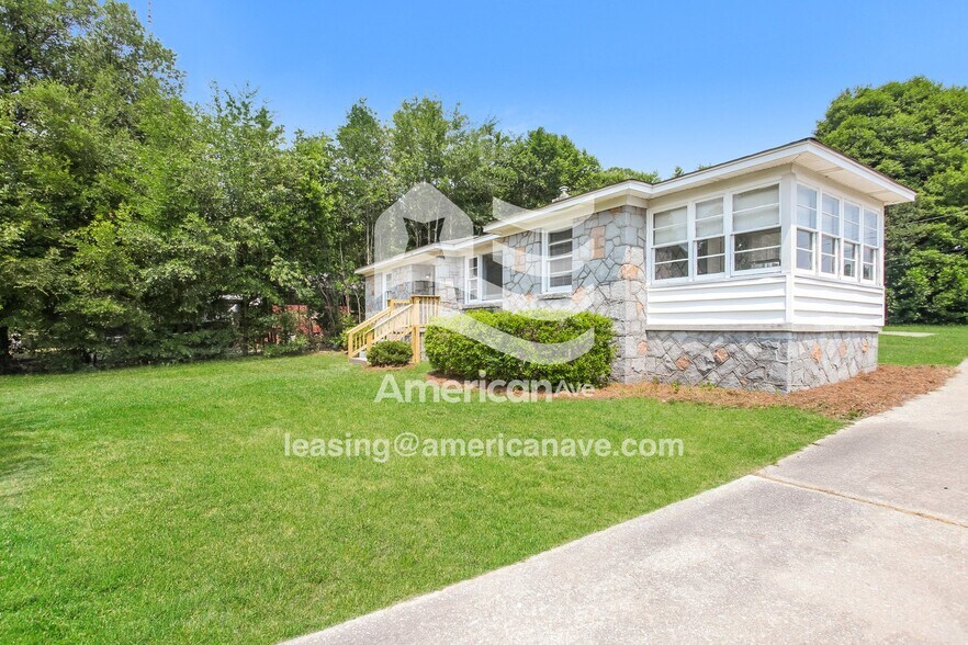Building Photo - 3417 Belvedere Dr