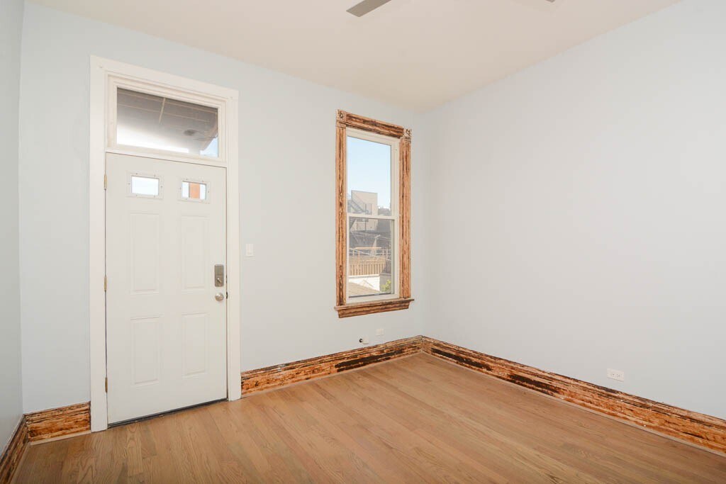 Building Photo - 921 N Winchester Ave
