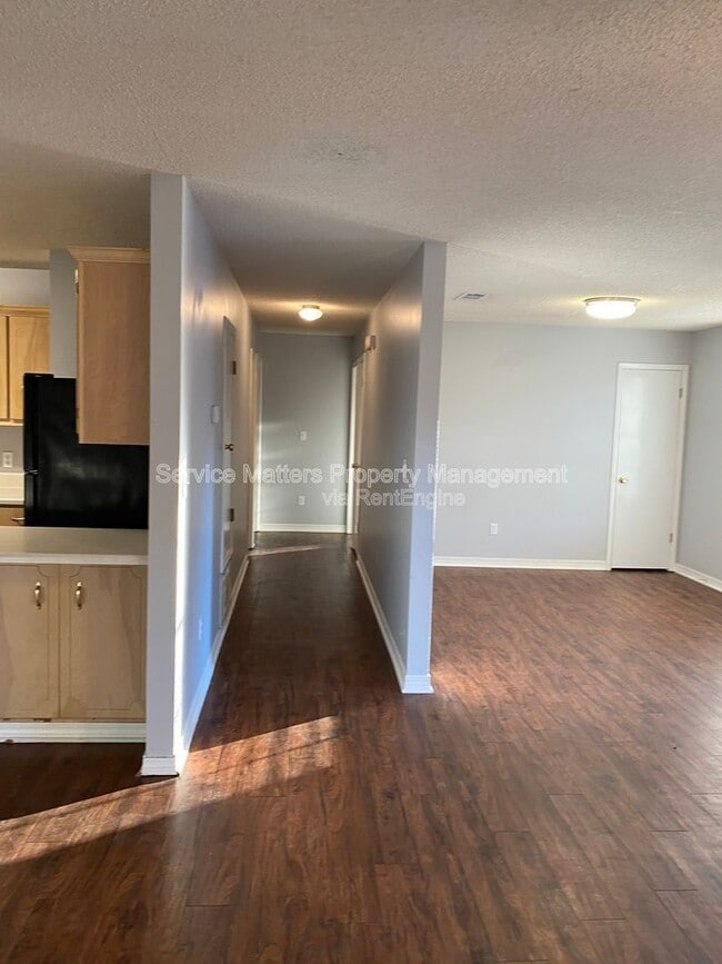 Building Photo - 5746 Rolling Hills Dr