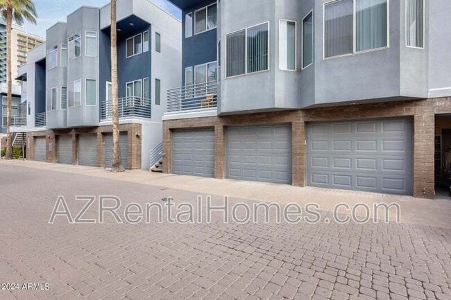 Building Photo - 3633 N 3rd Ave