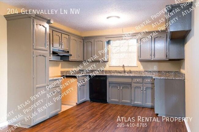 Building Photo - 204 Glenvalley Ln NW