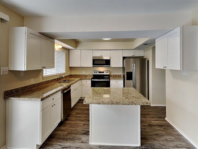 Building Photo - 15003 Cypress Falls Dr