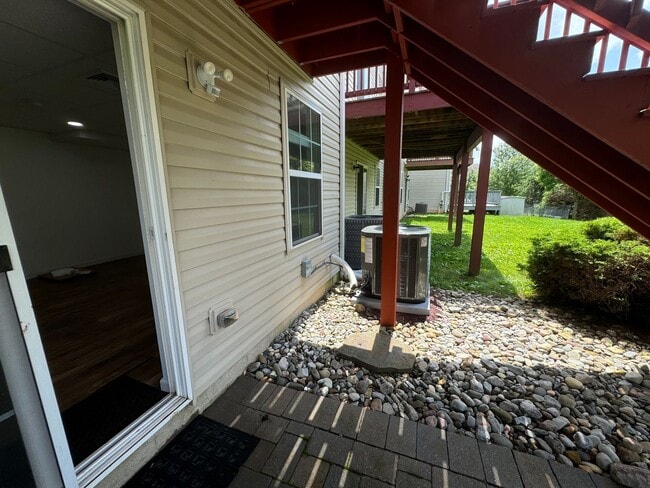Building Photo - THREE BEDROOM TOWNHOUSE- East Penn Schools