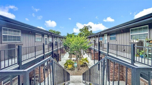 Building Photo - 851 Miles Ave