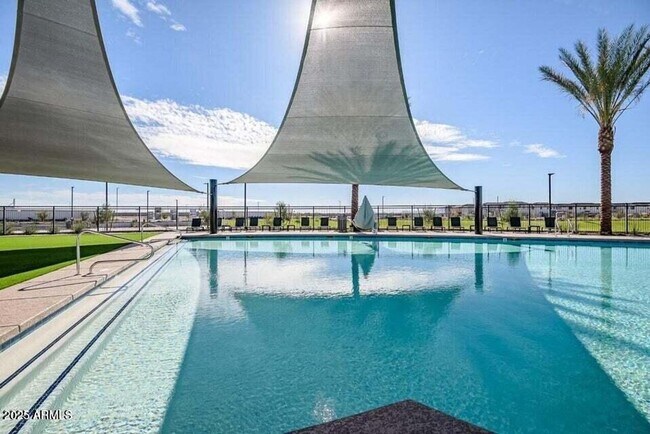 Building Photo - 3 Bedroom 2.5 Bathroom North Creek Home in Queen Creek