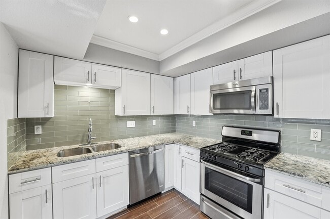 Building Photo - 2325 Triway Ln