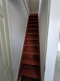 Building Photo - 41 Maple St