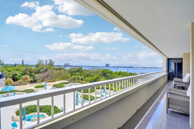 Building Photo - 5280 N Ocean Dr