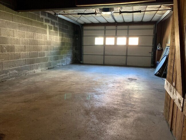 Building Photo - 317 Chestnut St