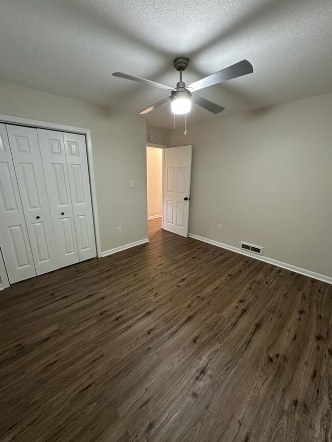 Building Photo - Charming Pet-Friendly 2BR Home with Off-Street Parking in Chattanooga