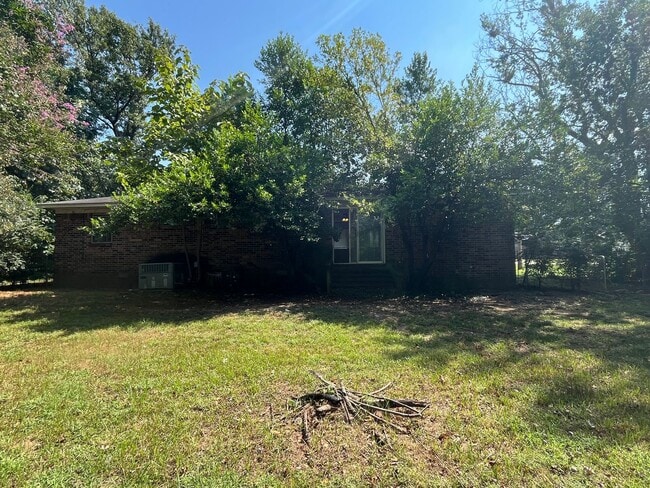 Building Photo - 505 E Fir St