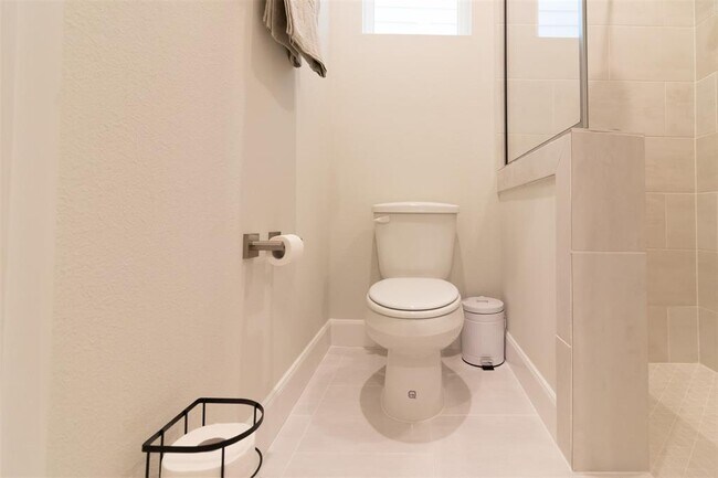 Building Photo - 2806 Grand Fountains Dr