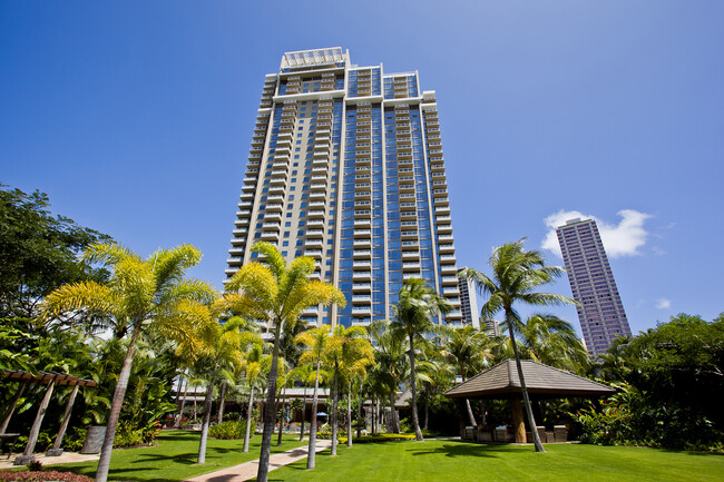 Building Photo - 1551 Ala Wai Blvd