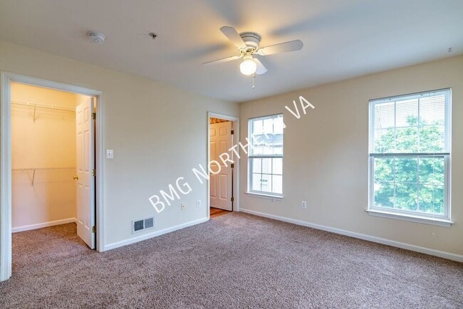 Building Photo - 5819 Pearson Ln