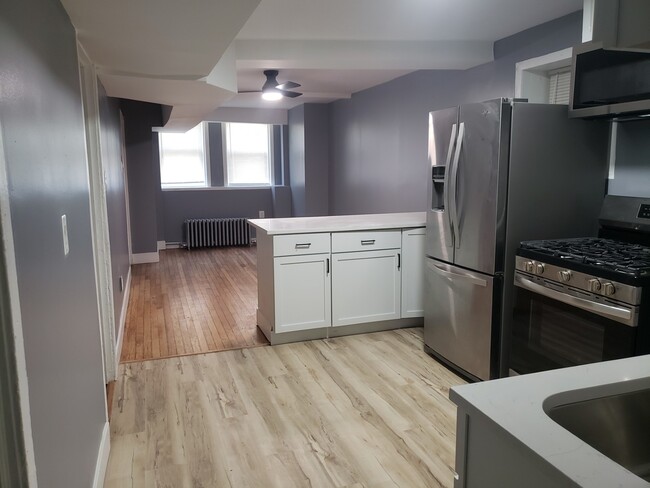 Building Photo - 3307 W Beach Ave