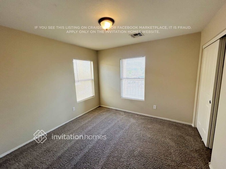 Building Photo - 6412 W Fawn Dr