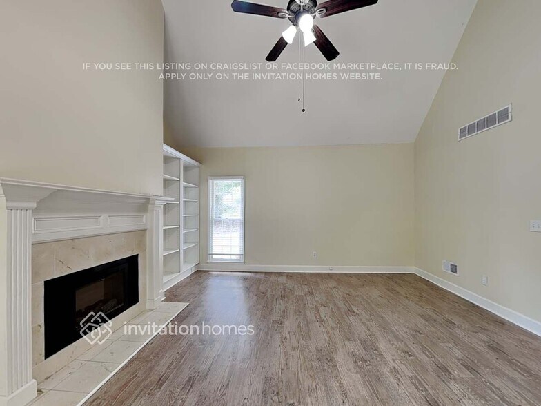 Building Photo - 809 Oak Trail Dr