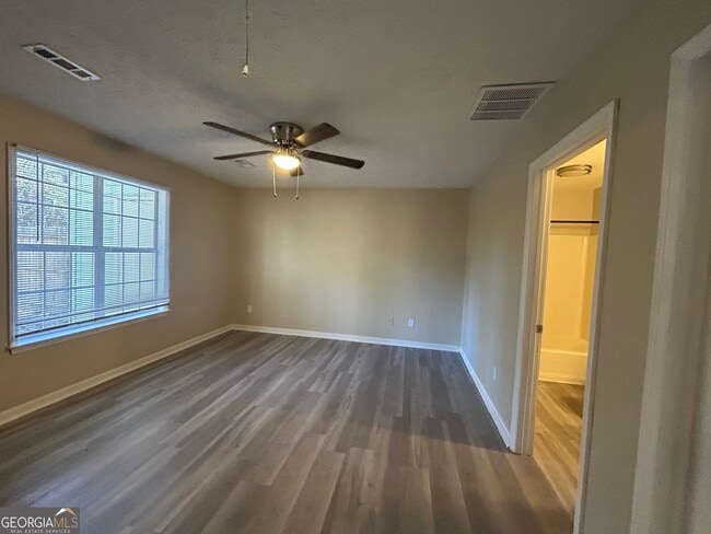 Building Photo - 681 Senoia Rd