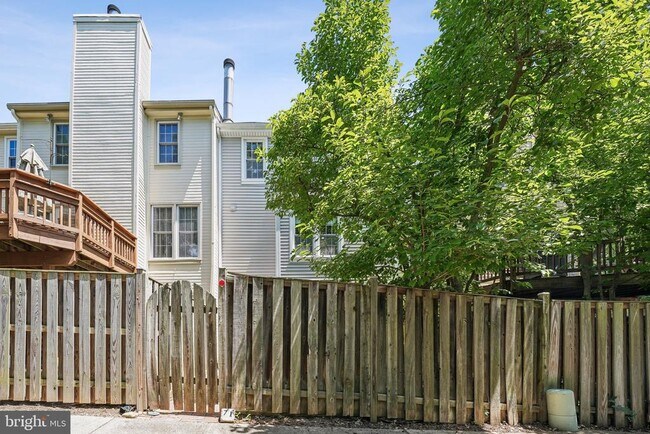 Building Photo - 71 Fendall Ave