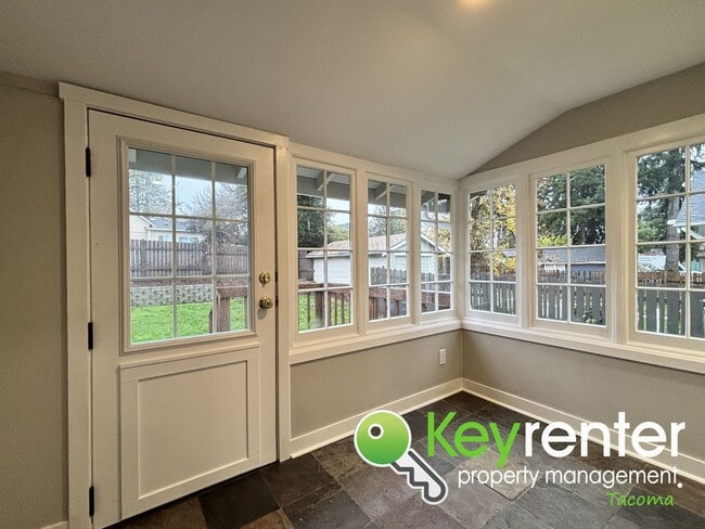 Building Photo - Newly Remodeled 2-Bedroom, 2-Bath Tacoma Home with Finished Basement, Large Backyard, and Detache...